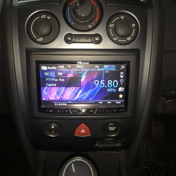 Renault Megane stereo install
